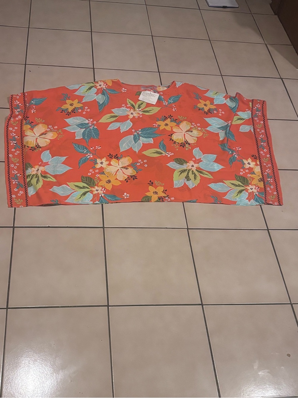 Quacker Factory Coral Floral Blouse